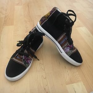 Women’s size 6 Inkkas High Top shoes